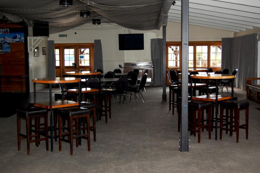 The Blue Pub Hotel Methven Kültér fotó