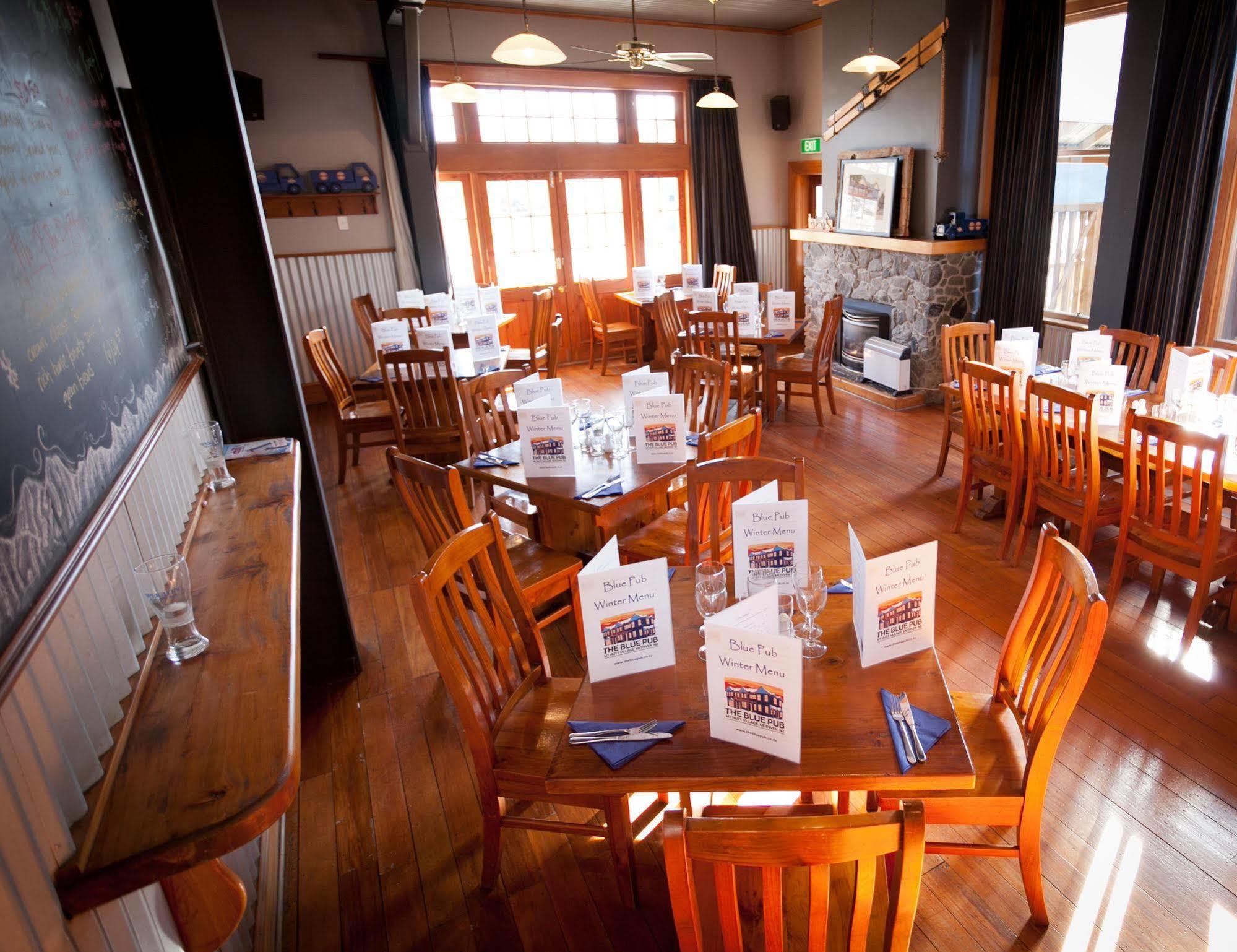 The Blue Pub Hotel Methven Kültér fotó