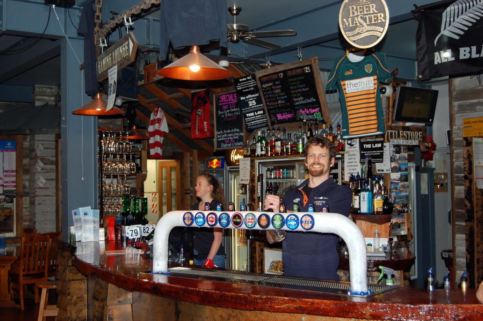 The Blue Pub Hotel Methven Kültér fotó